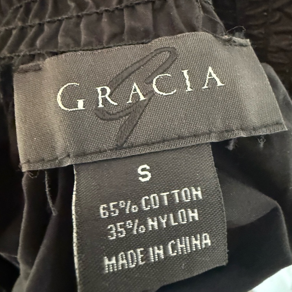 Gracia Black Ruffled Blouse - Picture 5 of 5